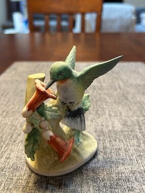 Lefton China Bisque Hummingbird Figurine KW 464 Vintage Porcelain Bird Floral